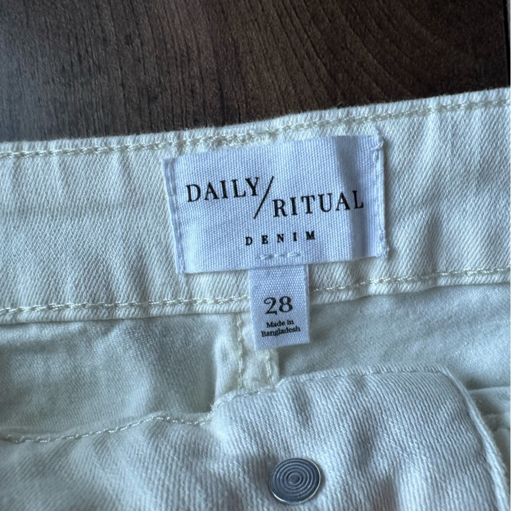 Daily Ritual White Denim Shorts Sz 28 Raw Hem Stretch High Rise Summer - Picture 4 of 6